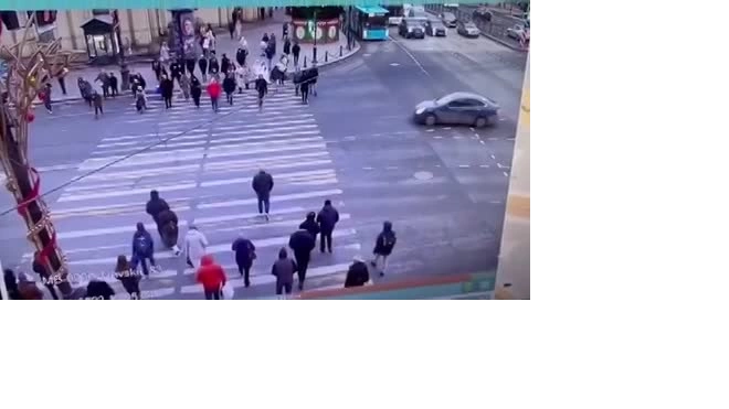 Сотрудники ГИБДД задержали водителя, который сбил пешеходов на Восстания 