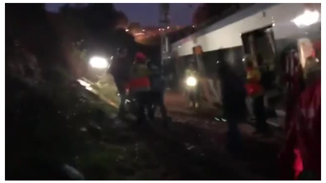 В Каталонии пассажирский состав сошел с рельсов: более 40 человек пострадали
