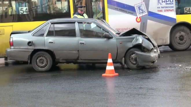 После ДТП на Суворовском одного водителя госпитализировали