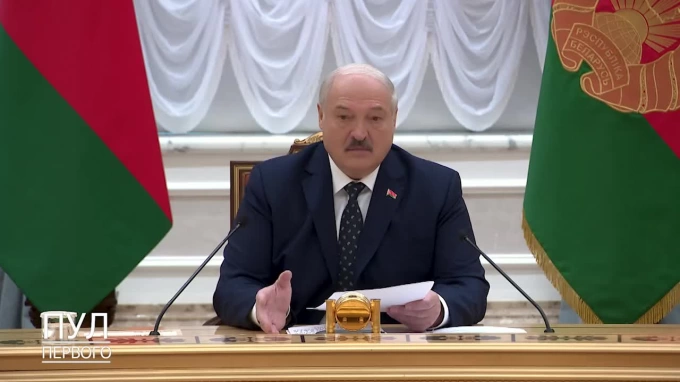 Лукашенко считает, что за разрушением Каховской ГЭС стоит Киев