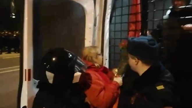 Задержанных на акции в Петербурге коммунистов отпустили без протоколов