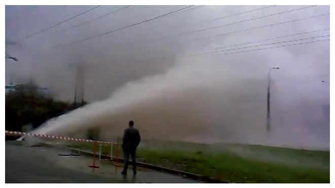 На Ольги Форш у детского сада прорвало трубу