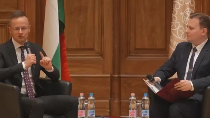Сийярто подтвердил намерение Венгрии сохранять контакты с Россией