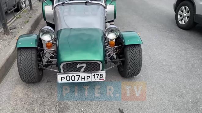 Петербуржцы заметили необычный автомобиль на улицах города