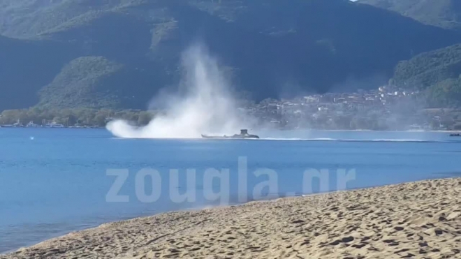 Появилось видео падения вертолета в Греции, рухнувшего в залив