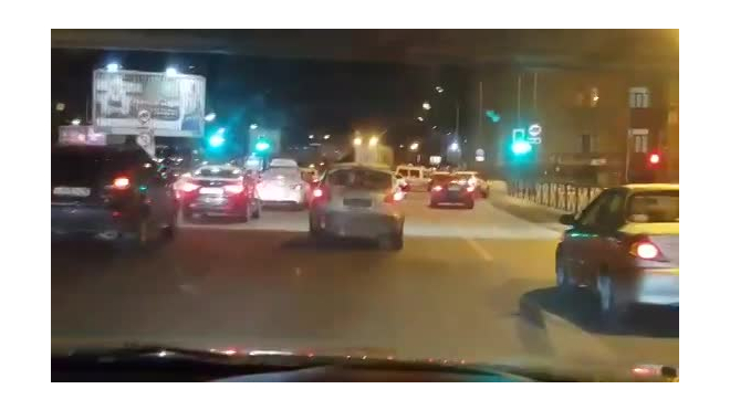 На Заневском проспекте столкнулись два автомобиля 