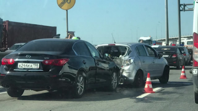 На внутреннем кольце КАДа столкнулись 4 автомобиля