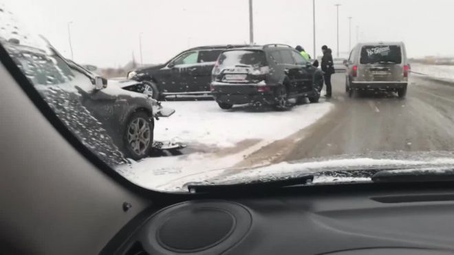 На Софийской произошло массовое ДТП из-за непогоды