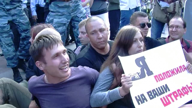 Петербургская полиция опять разогнала мирную акцию оппозиции