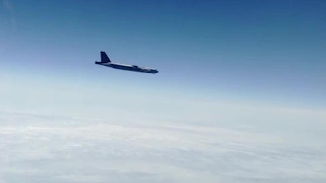 Истребители РФ сопроводили самолеты ВВС США над Охотским морем