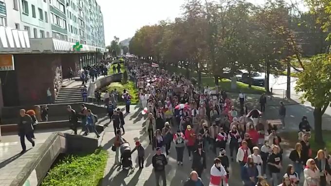 В Минске начался оппозиционный женский митинг