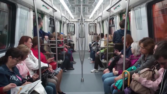 Новые зеленые составы появились на 3-й линии метро Петербурга: фото и видео