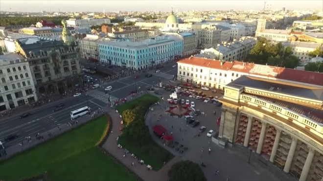 Петербург попал в тройку самых любимых мест у иностранных туристов