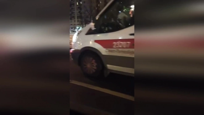 На улице Типанова после столкновения автомобилей "Лада" и "Мерседес" два человека попали в больницу