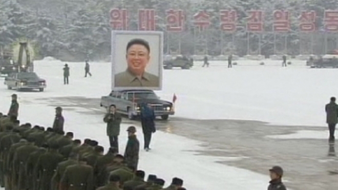 Похороны Ким Чен Ира: Северная Корея рыдает, а Южная – ликует