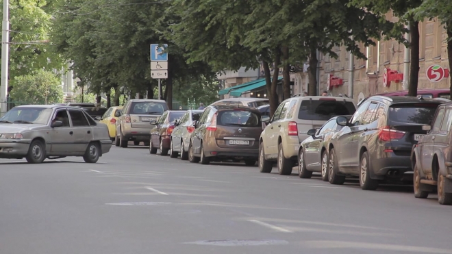 В услуге платных парковок Петербурга нашлись прорехи