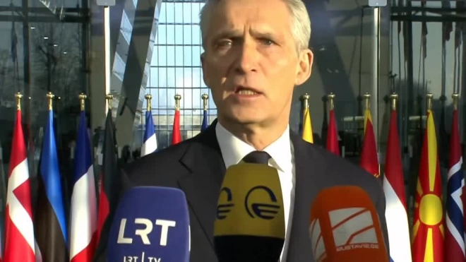 Столтенберг: НАТО не считает себя участником конфликта с РФ, но продолжит поставки Киеву