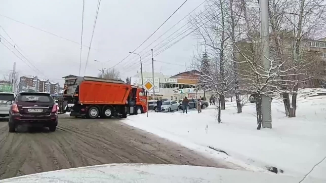 В Иркутске из-за снегопада произошло ДТП с участием 12 машин