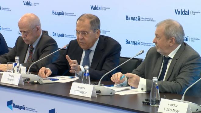 Лавров: Россия ведет консультации по реализации идеи о проведении саммита "пятерки" СБ ООН