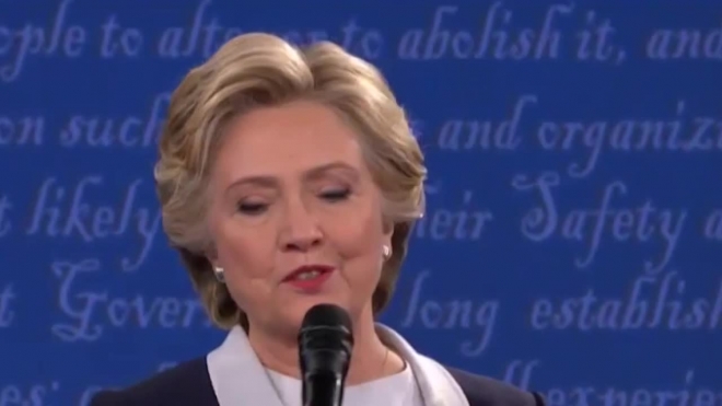 Полное видео: муха села на лицо бесчувственной Хиллари Клинтон