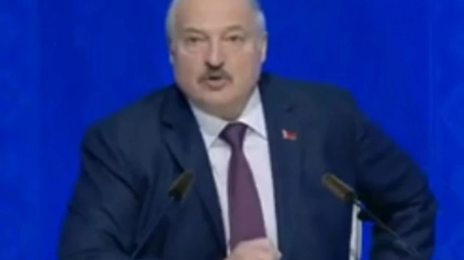 Лукашенко: туристы на Западе будут сидеть в своей затхлой Европе