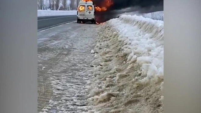 В Саратовской области сгорела машина скорой помощи