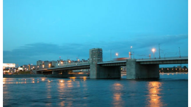 Стали известны подробности ДТП на Володарском мосту: госпитализированы два человека, в том числе кондуктор