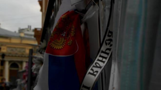 В Петербурге убрали мемориал погибшим от коронавируса медикам