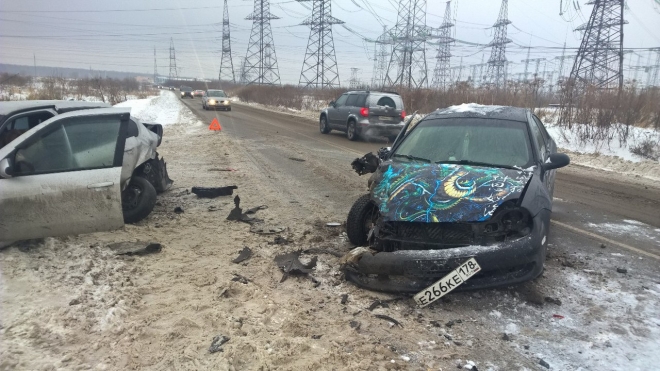 Очевидец снял последствие ДТП с двумя легковушками в Новосергеевке