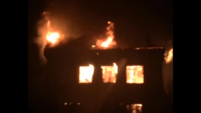 В Московском районе 15 сотрудников МЧС спасли жителей дома от страшного пожара