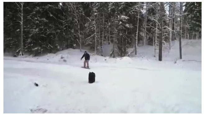 Сноубордист сделал головокружительной трюк с помощью автомобиля
