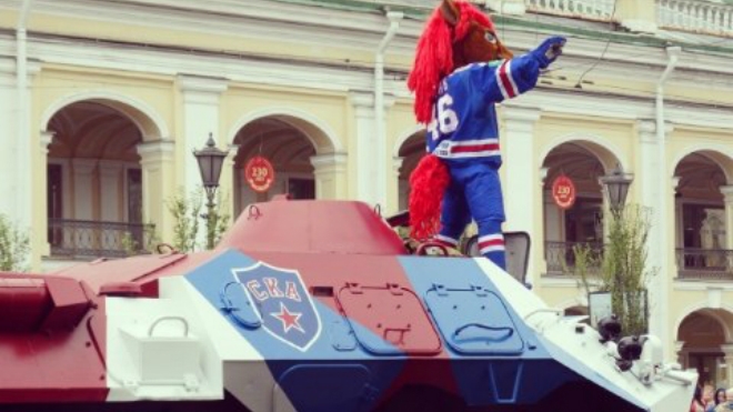 В Петербурге прогремел парад чемпионов СКА
