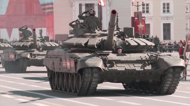 В Санкт-Петербурге празднуют 70-летие Великой Победы – прошли военные парады