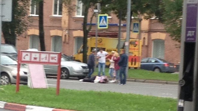 На Витебском все сложно: джип протаранил легковушку, которая сбила пешехода