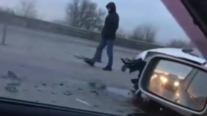 ДТП: в Ростовской области у легковушки взорвалось колесов