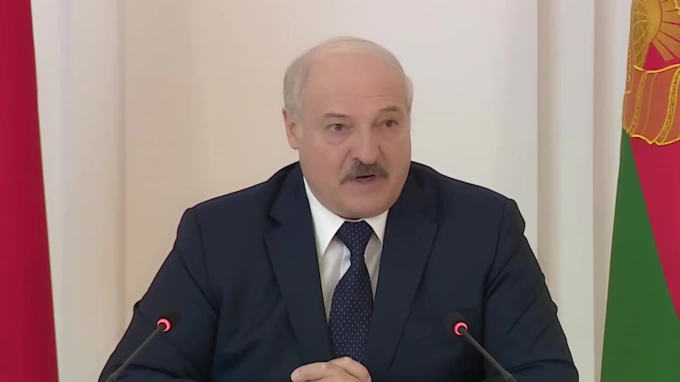 Путин и Лукашенко поручили Минтрансам определить российские города для полетов "Белавиа"