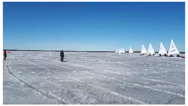 Видео: в Сестрорецке прошли гонки буеров