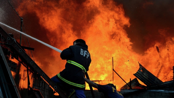 Заложниками пожара в Приморском районе Петербурга стали 40 человек