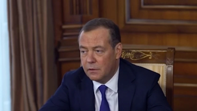 Медведев: на Западе усталость от темы Украины нарастает, поэтому Байден торопится