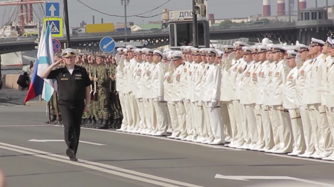 Автолюбители Петербурга пережили репетицию Дня ВМФ — в следующий раз движение перекроют в воскресенье 