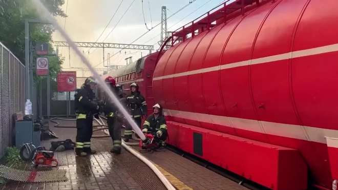 Двое пожарных пострадали при тушении пожара в ночном клубе на севере Москвы