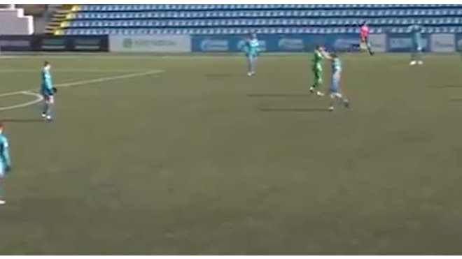 Спортсмен "Зенита" забил гол в свои ворота с 30-и метров 
