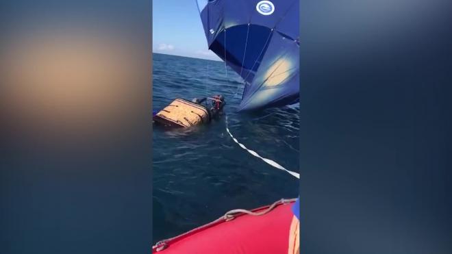 В Черное море упал воздушный шар с пилотом