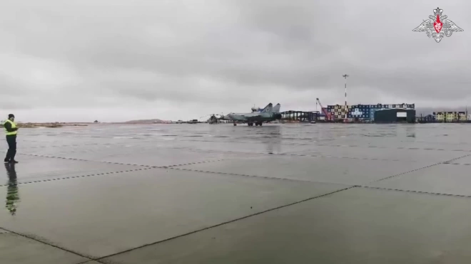Минобороны: экипажи МиГ-31 отработали перехват крылатой ракеты в небе над Чукоткой