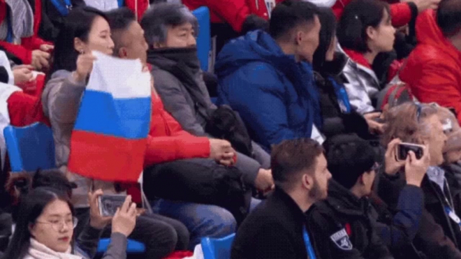 На трибунах Олимпиады 2018 в Пхёнчхане развиваются Российские флаги
