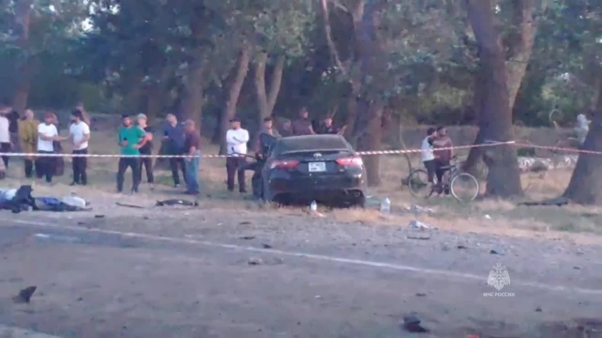 Девять человек погибли при столкновении автобуса и легкового автомобиля в Дагестане