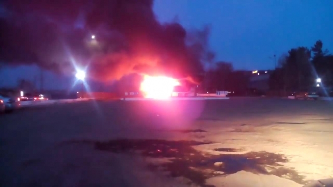 Видео из Кемерово: на заправке дотла сгорел пассажирский автобус