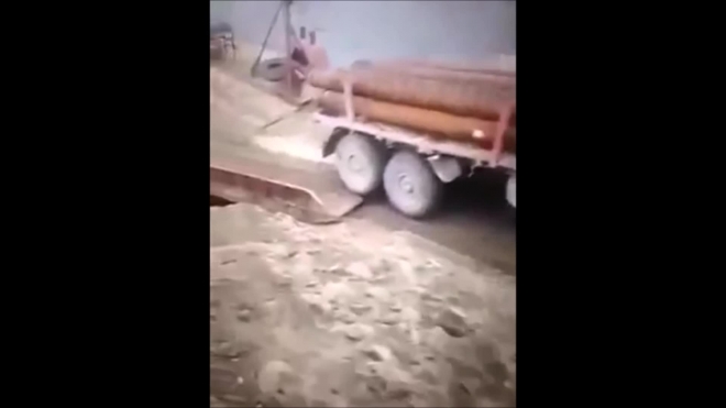 Утопили трубовоз.