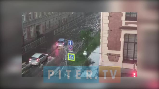 За два часа в Петербурге выпала половина от месячной нормы осадков