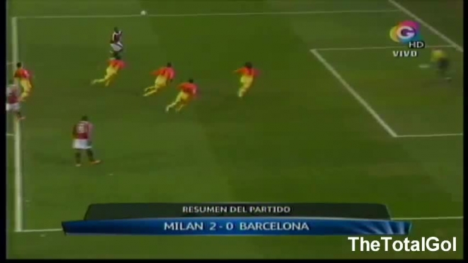 Лига чемпионов: Милан дома обыграл Барселону 2:0